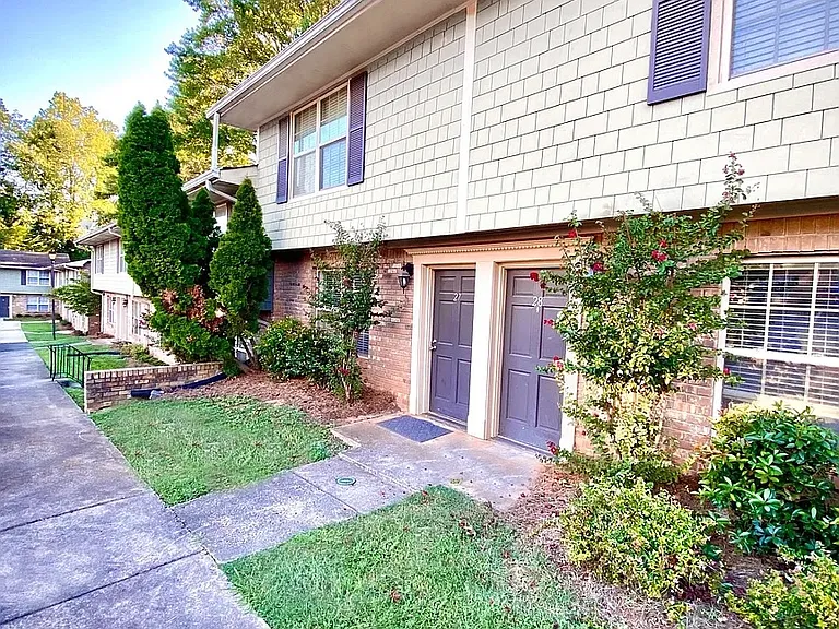 28 Villa Ct SE — Photo 2