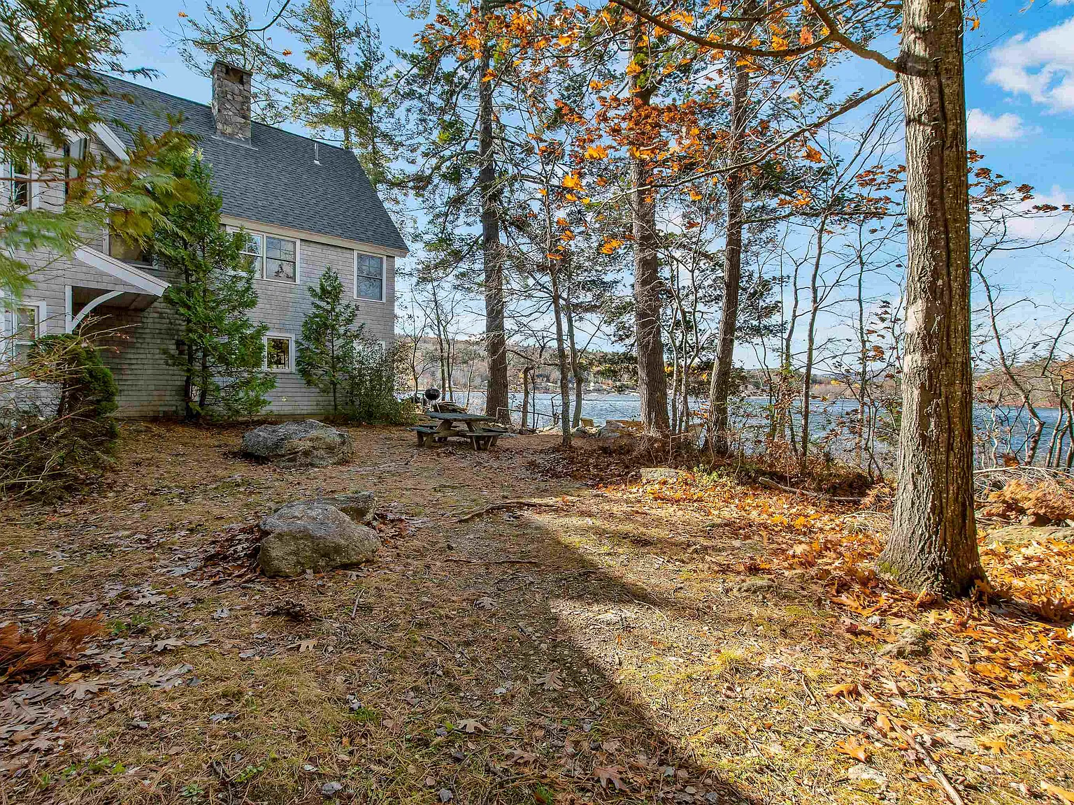 5 bed, 2.5 bath, 3200 sqft, $32,008 — Photo 2