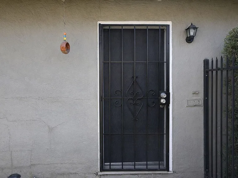 2323 V St #1 — Photo 2