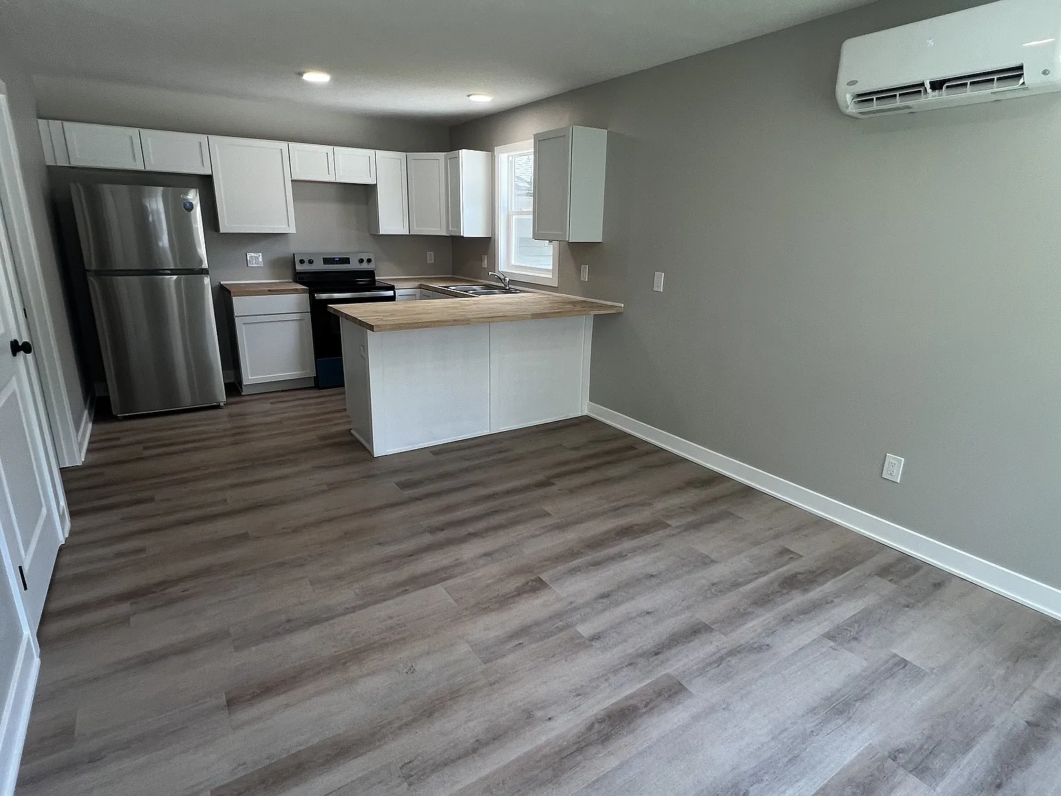 1 bed, 1.0 bath, $1,050 — Photo 4