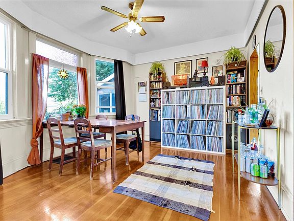 3rd image of 2726 Prior St