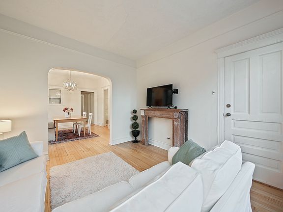 4th image of 2313 W Medill Ave APT 1