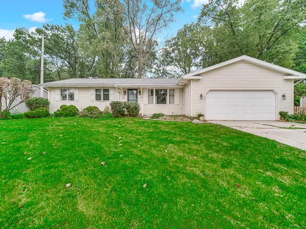 207 Highland Dr, Valparaiso, IN 46383