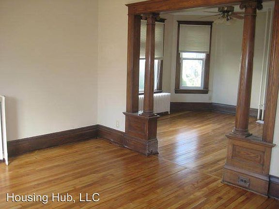 4th image of 685 Lawson Ave E