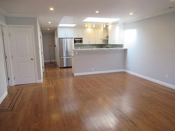 3rd image of 615 33rd Ave