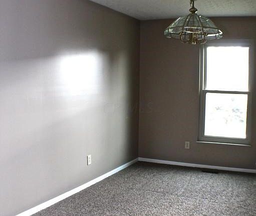5th image of 1321 River Trail Dr