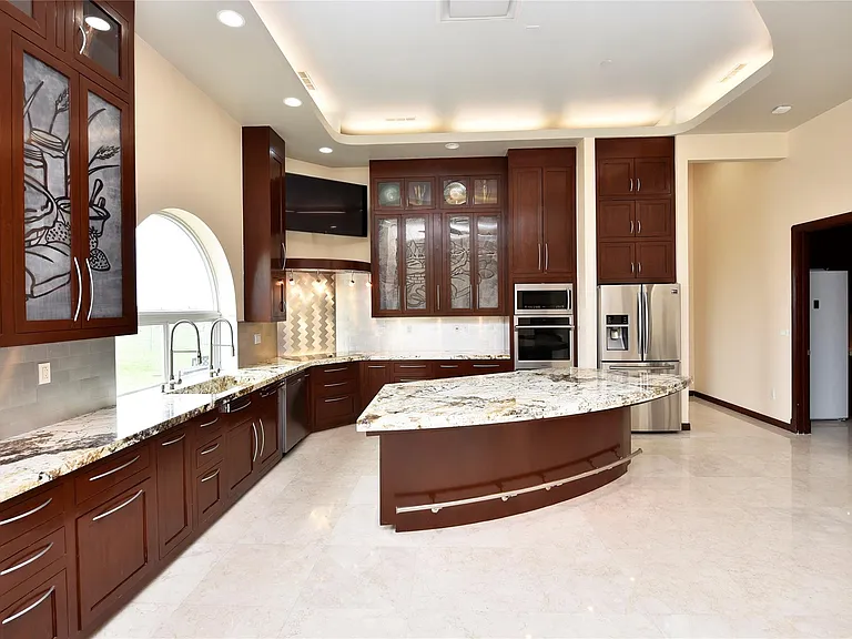 6602 Rohan Rd — Photo 15