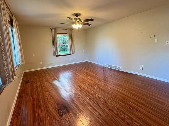 3rd image of 1107 W 7th St