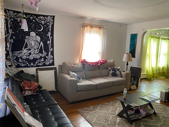 3rd image of 21-21-23 Park St #1