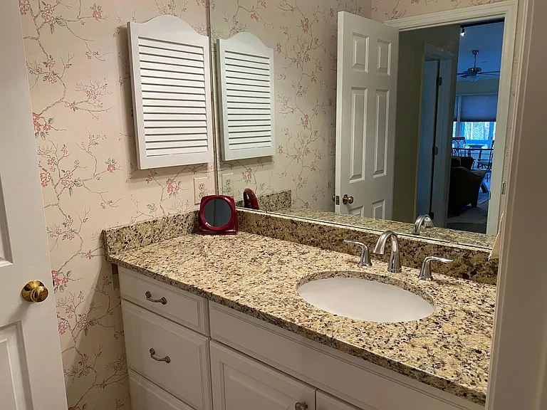145 Glen Abbey Trl — Photo 17