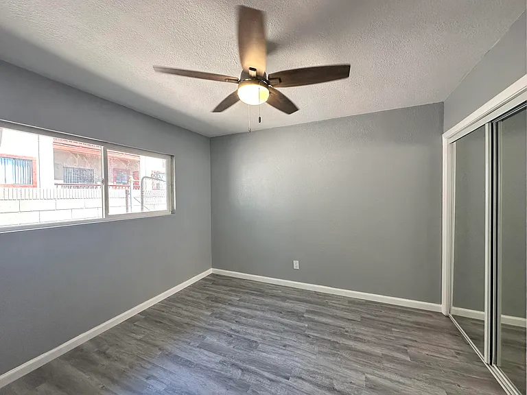 126 S Maimone Ave — Photo 11