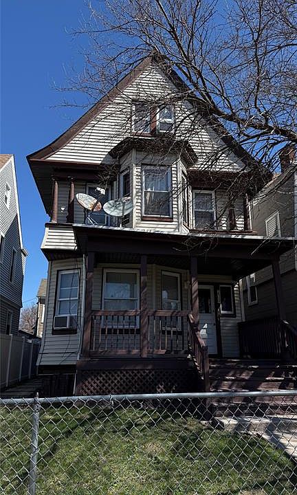 1st image of 209 Park Ave