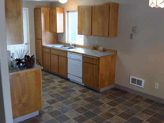 Avonlea Kitchen_06032016