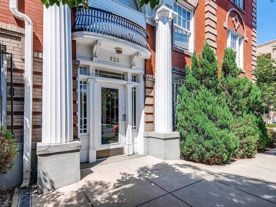 325 E 18th Ave #101