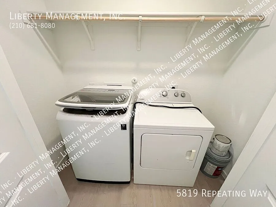 4 Bed, 2 Bath Single Story Home — Photo 3