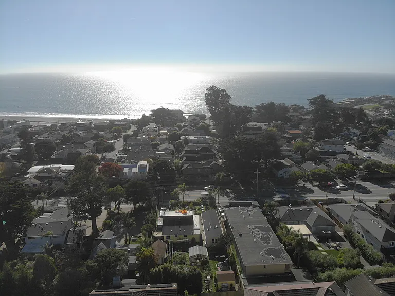 1917 Portola Dr — Photo 32