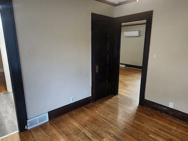 1711 Washington Ave — Photo 8
