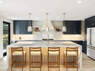 952 Pacific Beach Dr, San Diego, CA 92109