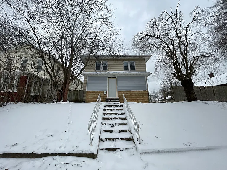 516 W Calvert St #3 — Photo 1