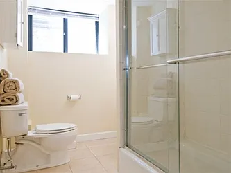 Rented by R New York