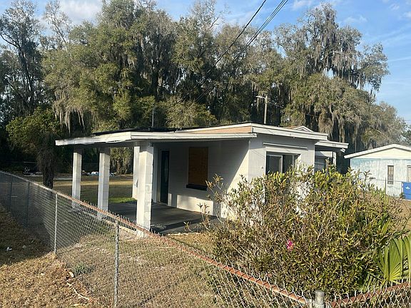 3rd image of 709 W Mansfield St