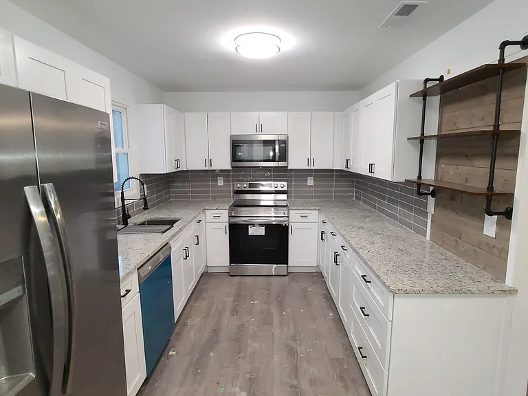 309 Unit B - Nice Kitchen