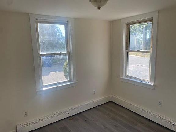 5th image of 54 Longwood Ave #17