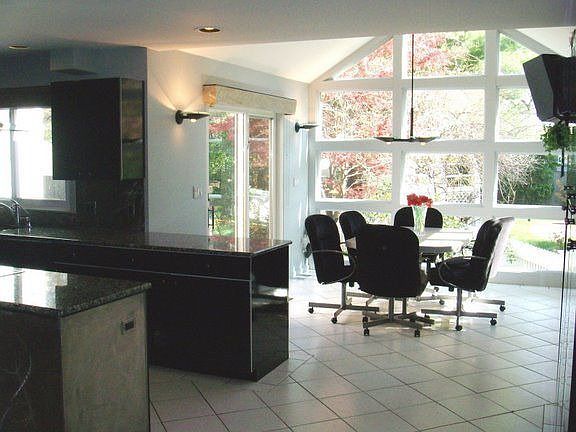 Eat in Kitchen