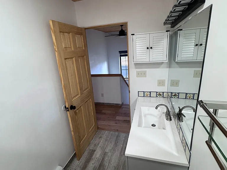 232 Valverde St — Photo 72