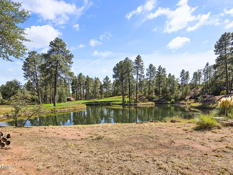 2609 E Pine Island Ln — Photo 40