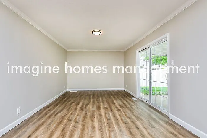 3 bed, 2.0 bath, 1967 sqft, $2,500 — Photo 4