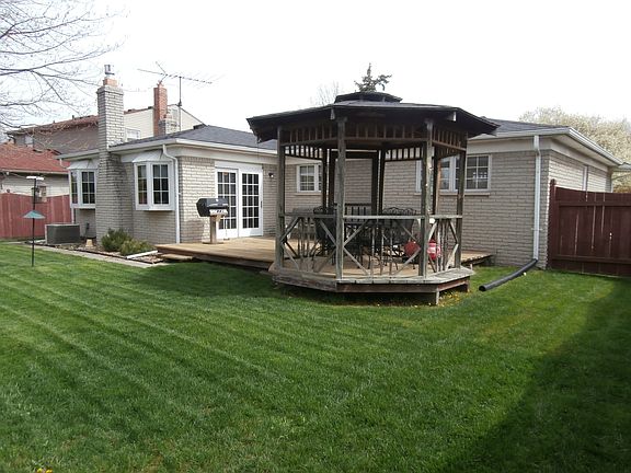 5th image of 27630 Oakcrest Dr
