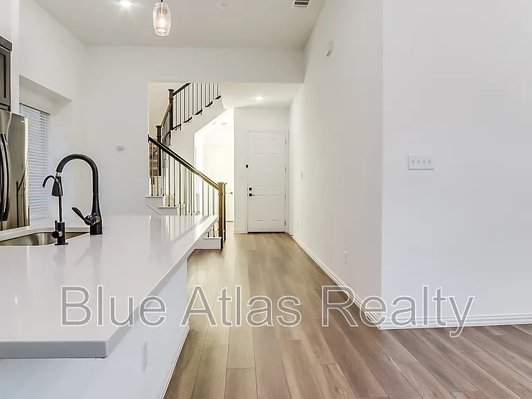 235 Woodson St — Photo 8