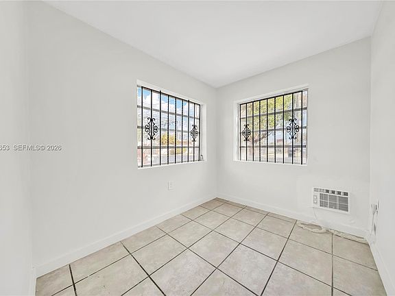 4th image of 2744 SW 16th Ter