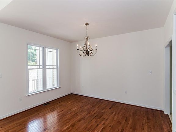4th image of 15737 Chantry Dr