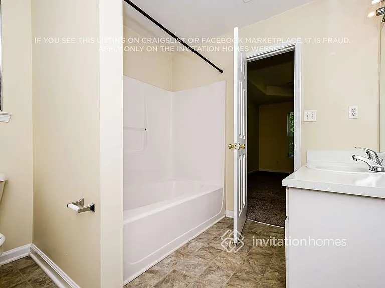8040 Highland Pkwy — Photo 13