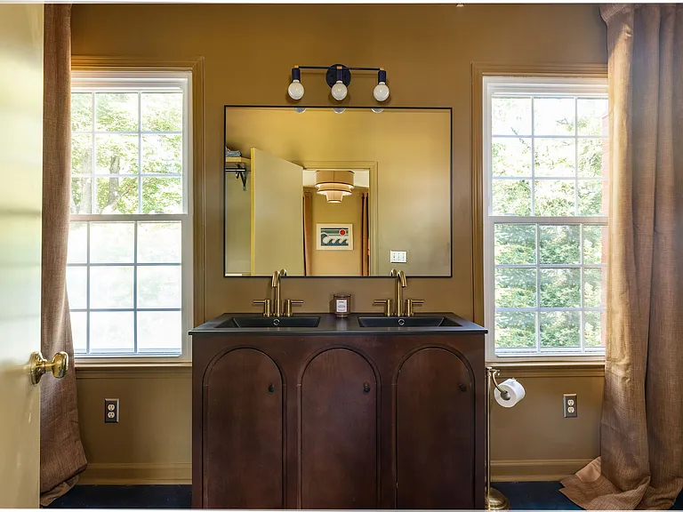 3110 Southlake Dr — Photo 32