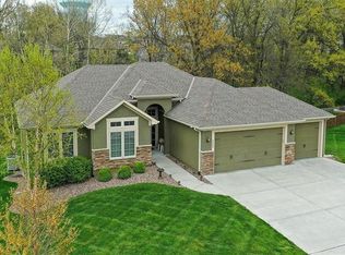 2504 SE Creek Ridge Ct, Blue Springs, MO 64014