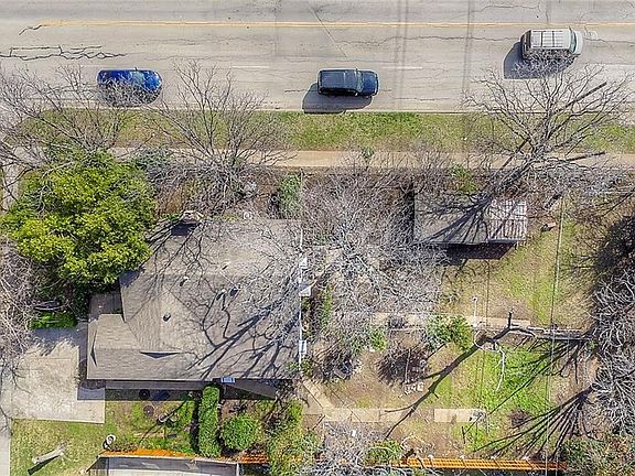 3rd image of 1712 Tower Dr
