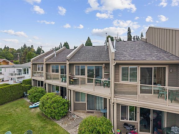 2nd image of 3295 Island Hwy W #220