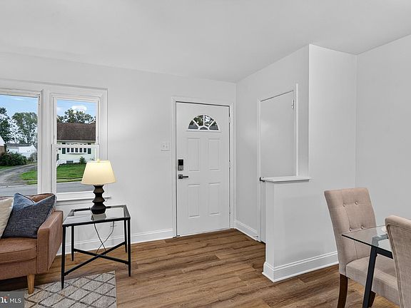 5th image of 619 Delaware Ave