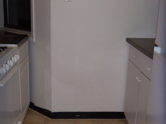 5th image of 169 Allen St APT 4A