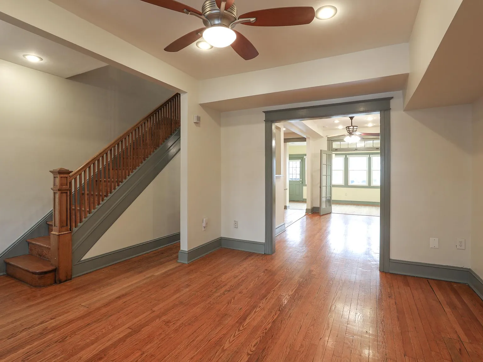 4 bed, 3.5 bath, 1422 sqft, $4,950 — Photo 2