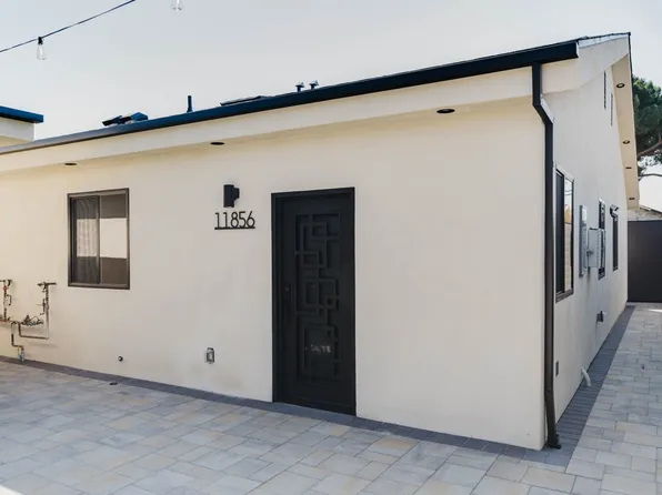 11856 Arminta St, North Hollywood, CA 91605