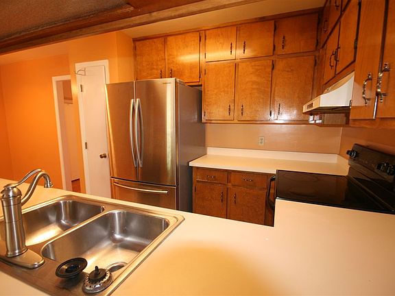 5th image of 4413 Stratfordshire Ct #14