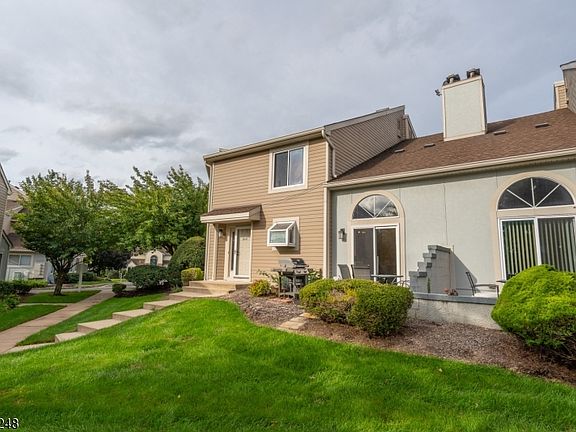 2nd image of 3115 Park Pl