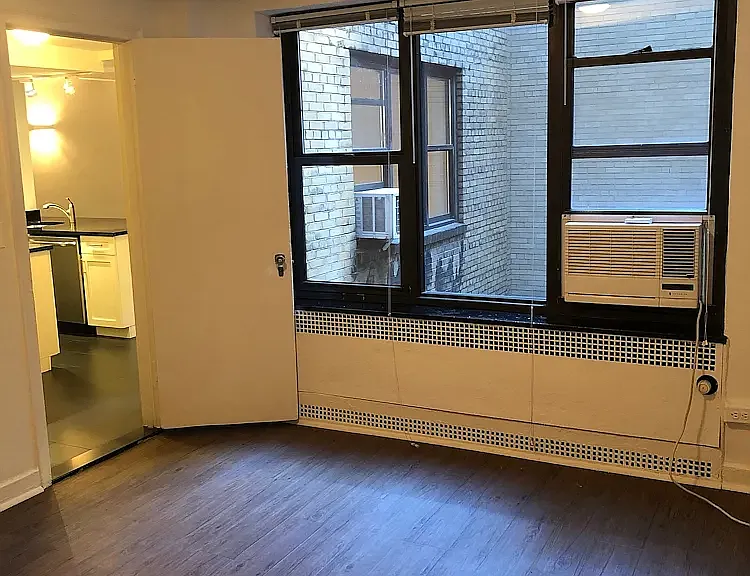 108 E 38th St #506 — Photo 2