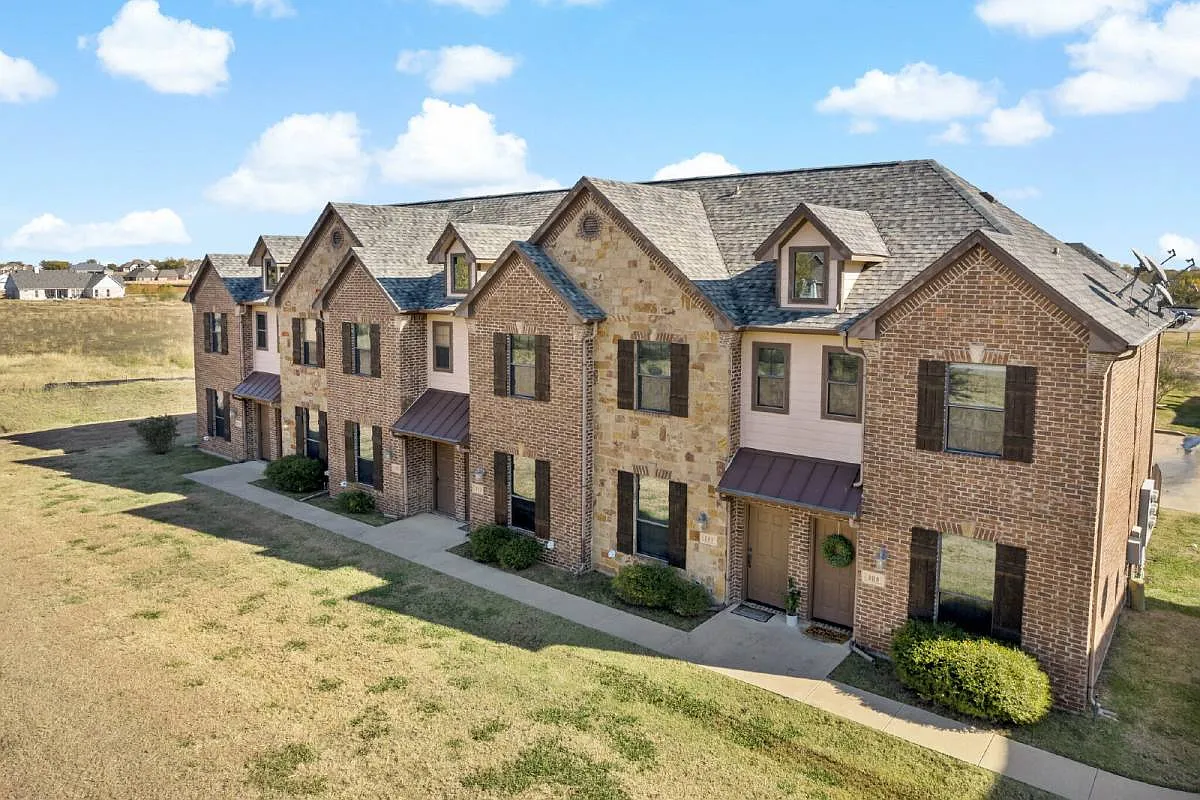 11116 Marion Rd #204 in Sanger, TX 76266 — Photo 1