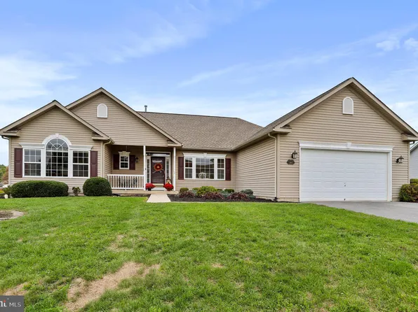 2871 Big Dipper Ln, Chambersburg, PA 17202