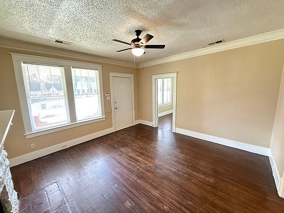 2nd image of 869 Dickinson St